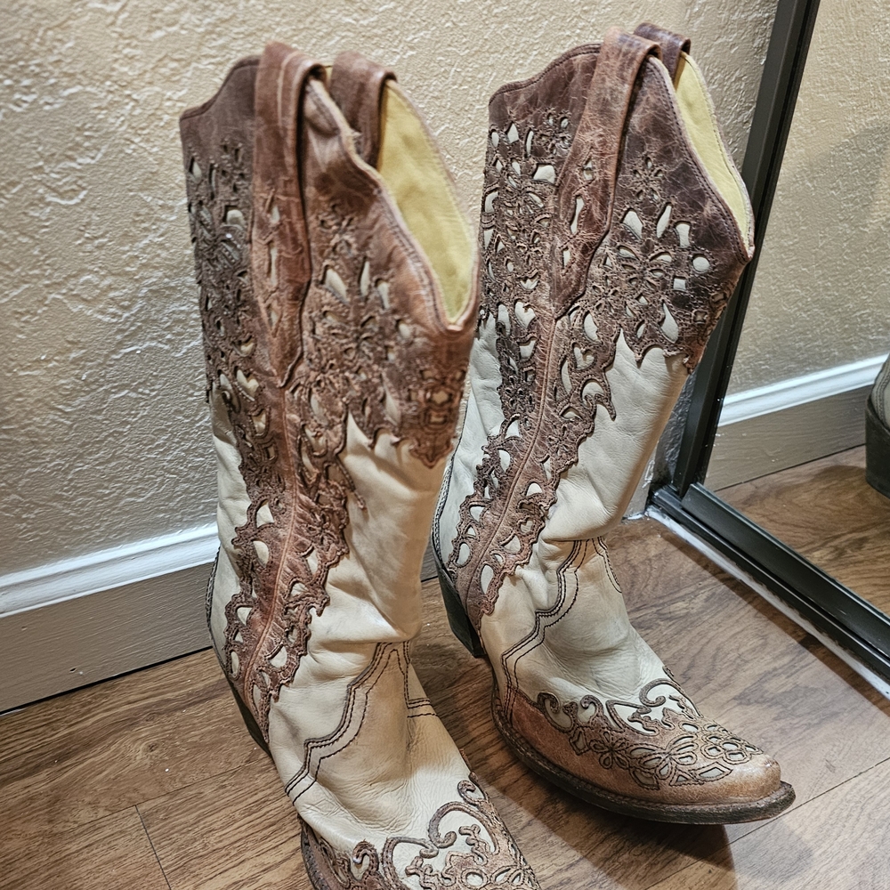 Women's Corral Sand/ Cognac Laser Overlay Square Toe Boots